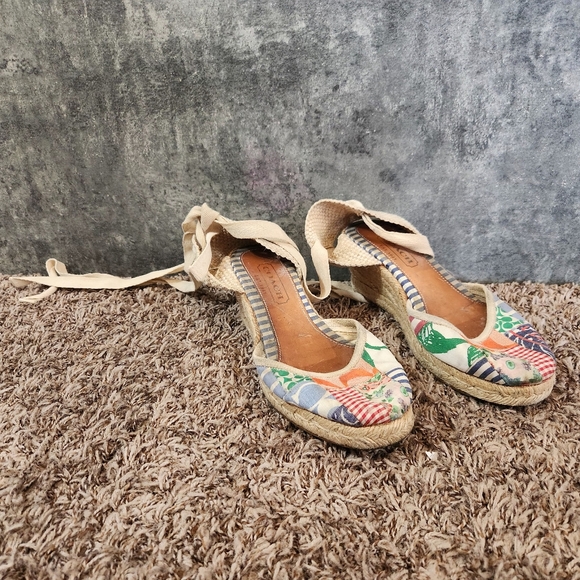 VINTAGE Coach heels - Picture 1 of 8